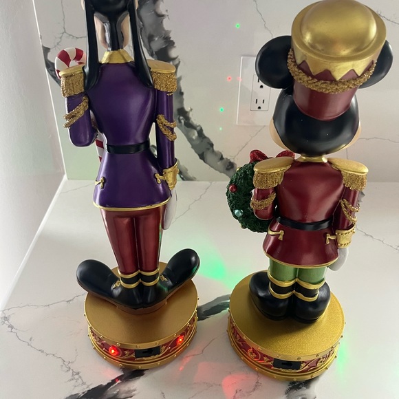 Holiday Disney Mickey And Goofy Holiday Nutcrackers With Lights And